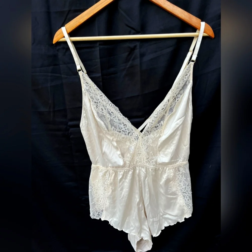 Primark off white satin lace bodysuit - Picture 1 of 8